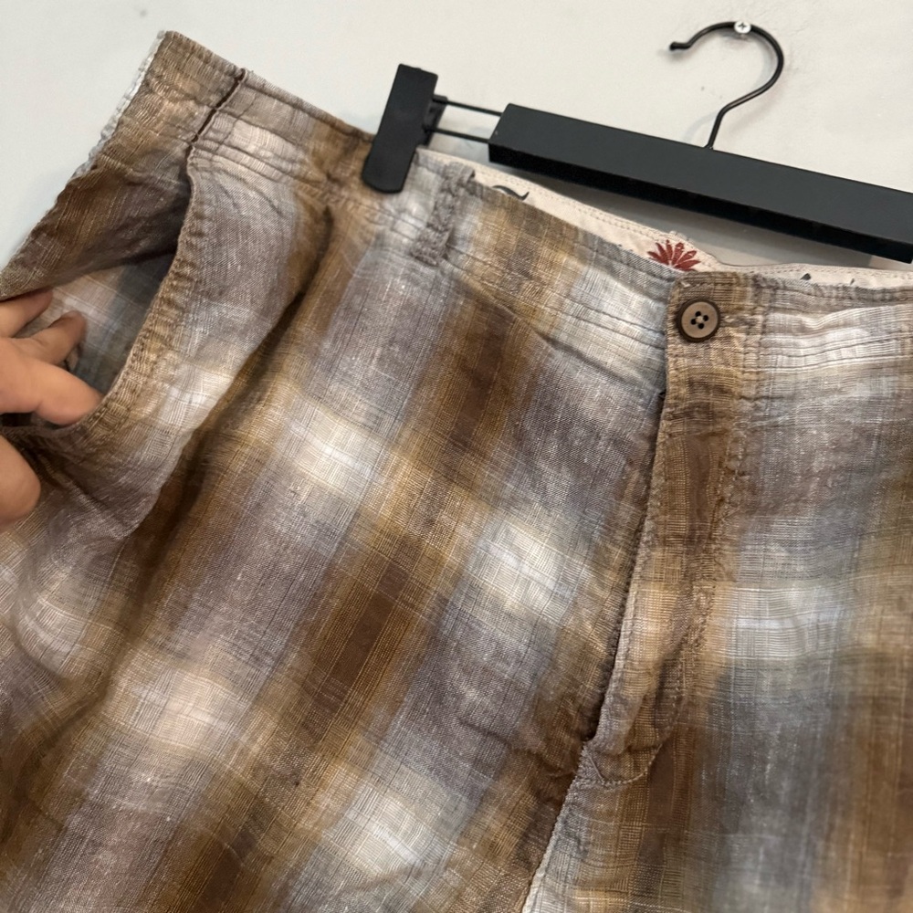 Tommy Bahama Linen Silk Blend Brown and Gray Plaid Men Shorts - Picture 4 of 5